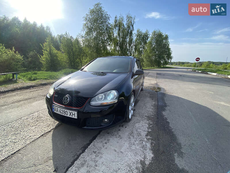Хэтчбек Volkswagen Golf 2008 в 