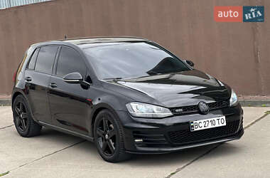 Хетчбек Volkswagen Golf 2015 в Львові