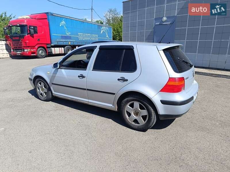 Хетчбек Volkswagen Golf 2000 в Кривому Розі