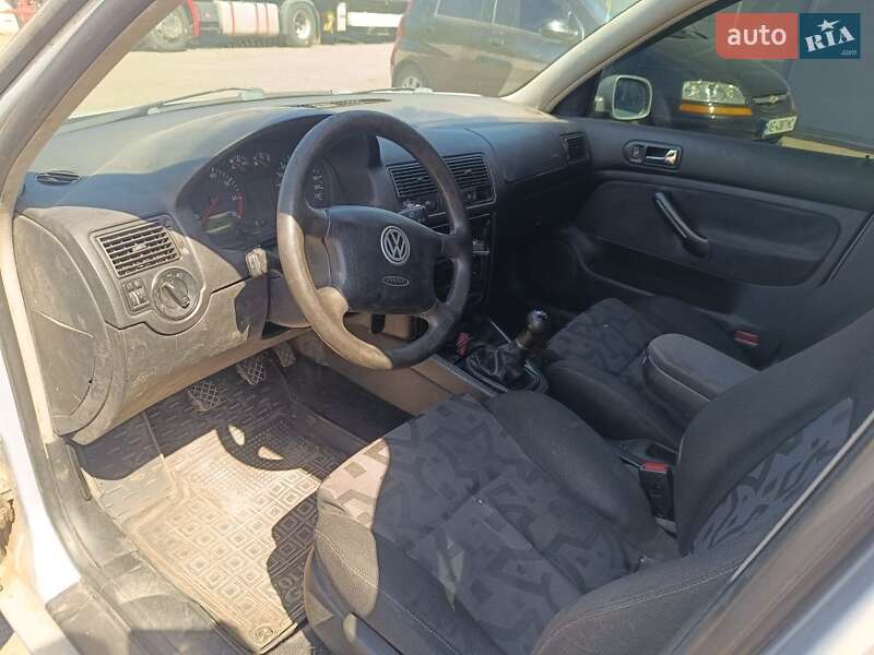 Хетчбек Volkswagen Golf 2000 в Кривому Розі