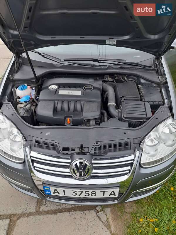 Універсал Volkswagen Golf 2009 в Києві