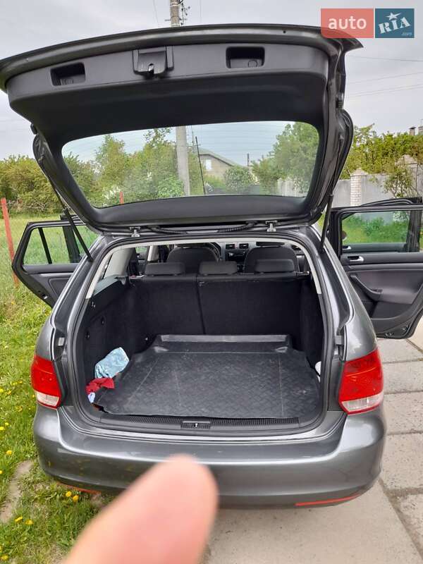 Універсал Volkswagen Golf 2009 в Києві