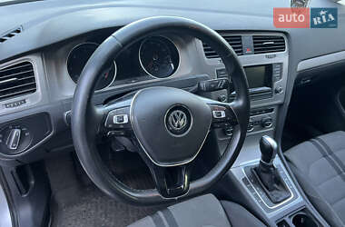 Хэтчбек Volkswagen Golf 2014 в 