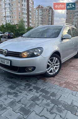 Універсал Volkswagen Golf 2012 в Бучі