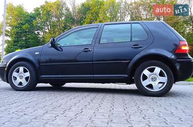 Хетчбек Volkswagen Golf 2003 в 