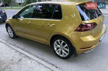 Хетчбек Volkswagen Golf 2018 в 