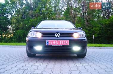 Хетчбек Volkswagen Golf 2003 в 