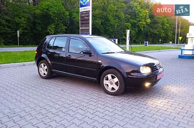 Хетчбек Volkswagen Golf 2003 в 