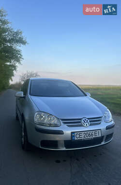 Хетчбек Volkswagen Golf 2005 в Сокирянах