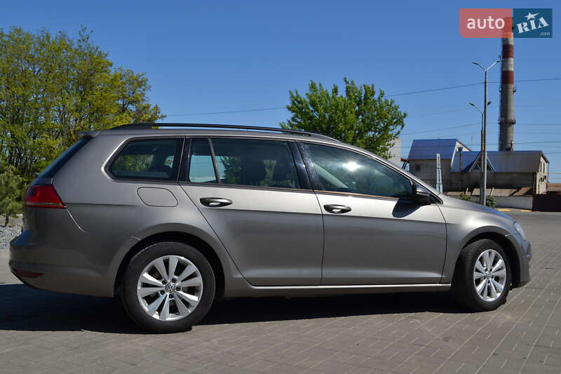 Универсал Volkswagen Golf 2015 в Днепре