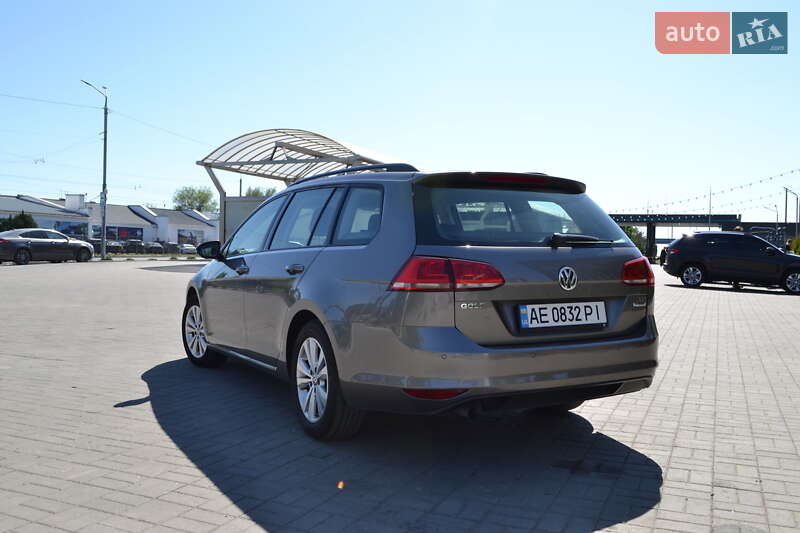 Универсал Volkswagen Golf 2015 в Днепре