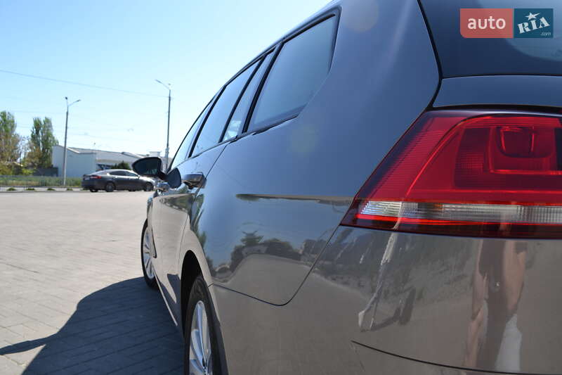 Универсал Volkswagen Golf 2015 в Днепре