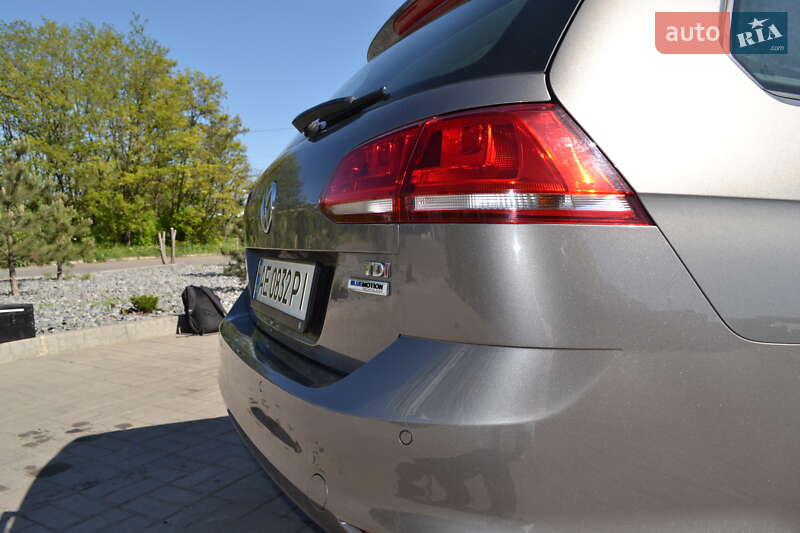 Универсал Volkswagen Golf 2015 в Днепре