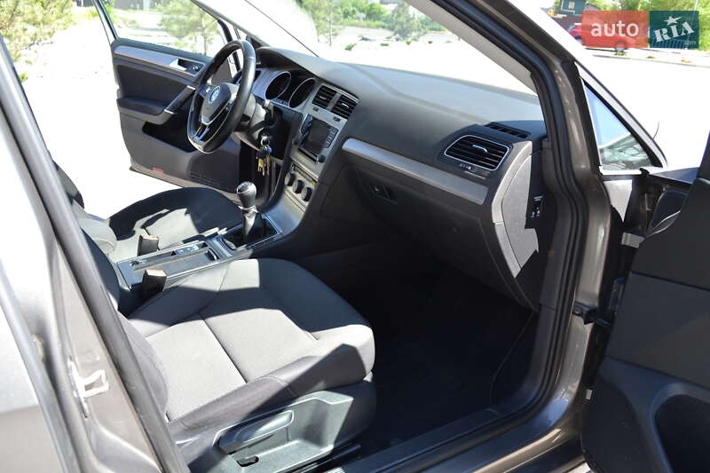 Универсал Volkswagen Golf 2015 в Днепре