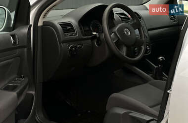 Хэтчбек Volkswagen Golf 2006 в 