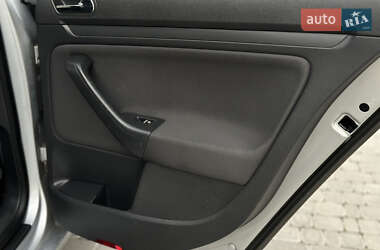 Хэтчбек Volkswagen Golf 2006 в 