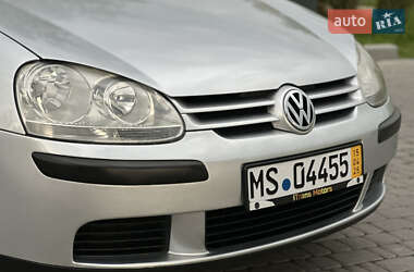 Хэтчбек Volkswagen Golf 2006 в 