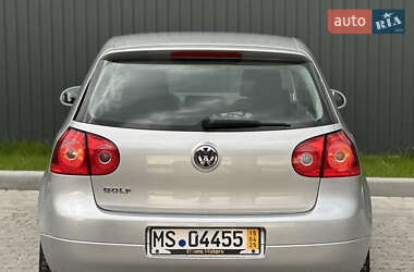 Хэтчбек Volkswagen Golf 2006 в 