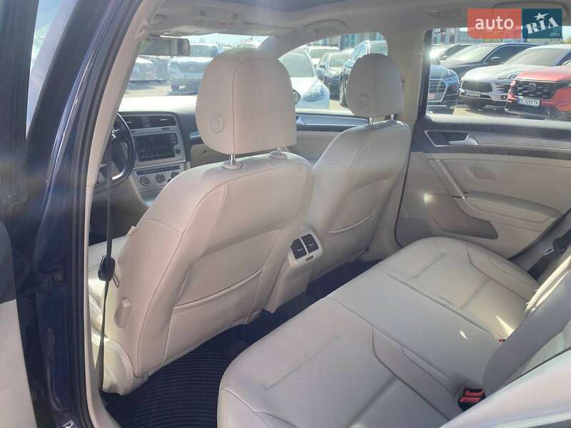 Універсал Volkswagen Golf 2016 в Львові