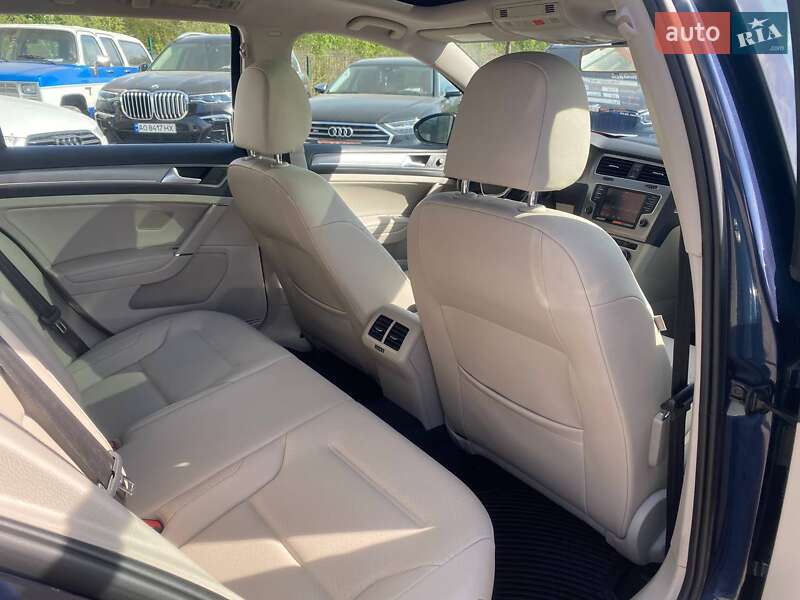 Універсал Volkswagen Golf 2016 в Львові
