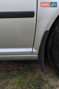 Хэтчбек Volkswagen Golf 2002 в 