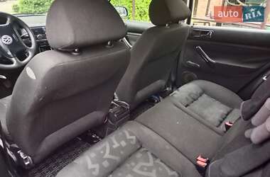 Хетчбек Volkswagen Golf 1998 в 