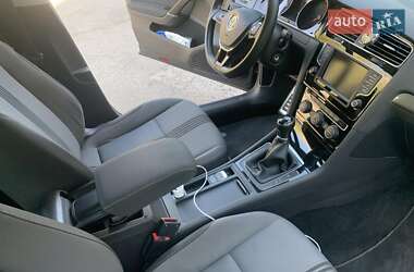 Универсал Volkswagen Golf 2017 в 