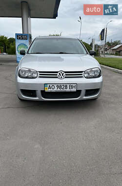 Хэтчбек Volkswagen Golf 1998 в 