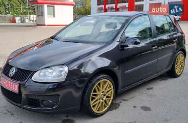 Хетчбек Volkswagen Golf 2004 в Дніпрі