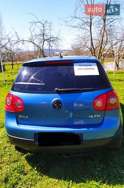 Хетчбек Volkswagen Golf 2003 в 