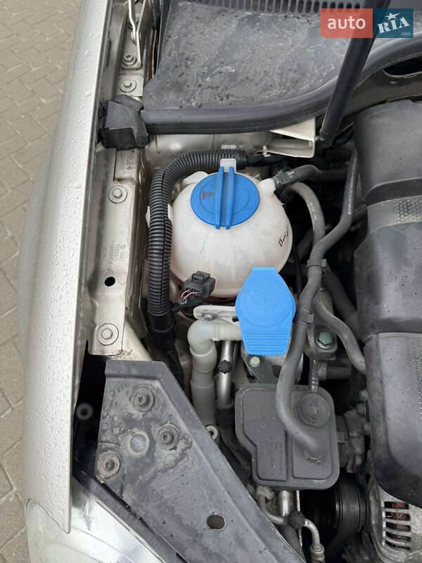 Хэтчбек Volkswagen Golf 2005 в Белой Церкви