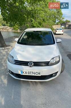 Хэтчбек Volkswagen Golf 2011 в Днепре