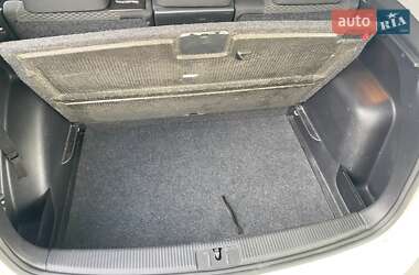 Хетчбек Volkswagen Golf 2011 в 