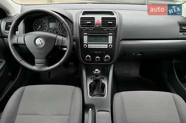 Універсал Volkswagen Golf 2008 в 