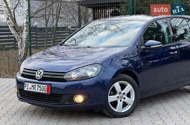 Хэтчбек Volkswagen Golf 2010 в 