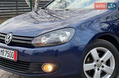 Хэтчбек Volkswagen Golf 2010 в 
