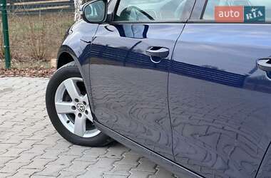 Хэтчбек Volkswagen Golf 2010 в 
