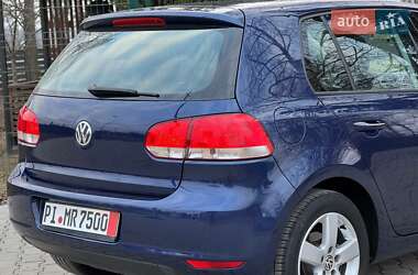 Хэтчбек Volkswagen Golf 2010 в 