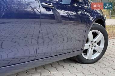 Хэтчбек Volkswagen Golf 2010 в 
