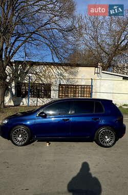 Хэтчбек Volkswagen Golf 2009 в 