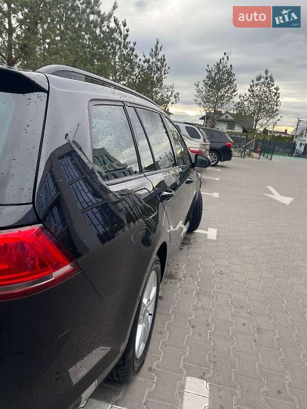 Универсал Volkswagen Golf 2013 в Сарнах