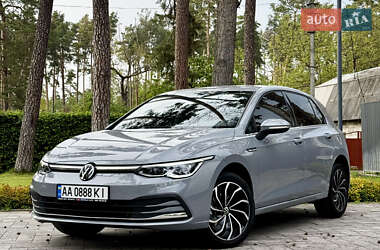Хэтчбек Volkswagen Golf 2023 в Киеве