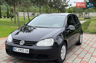 Хетчбек Volkswagen Golf 2004 в 