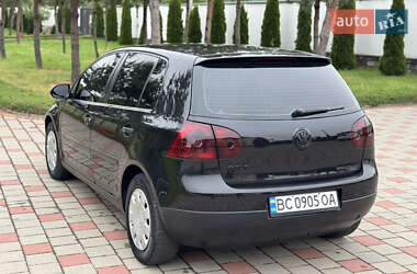 Хетчбек Volkswagen Golf 2004 в 