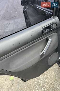 Хэтчбек Volkswagen Golf 2003 в 
