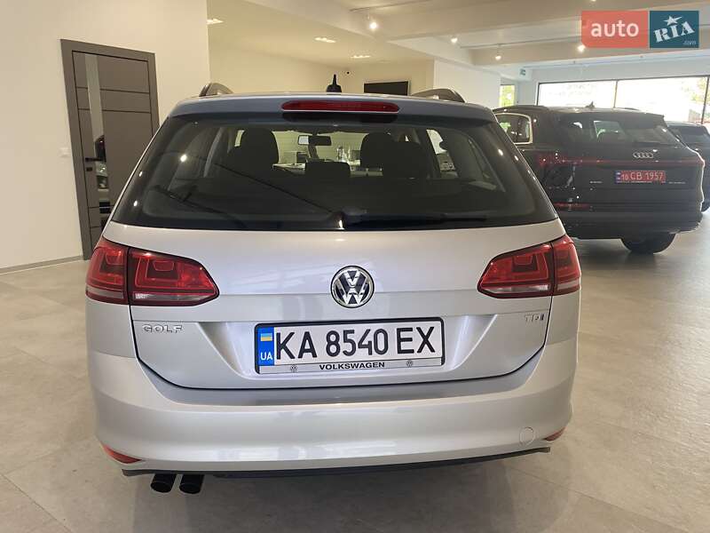 Універсал Volkswagen Golf 2015 в Ірпені