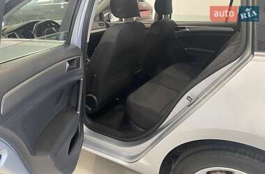 Універсал Volkswagen Golf 2015 в 