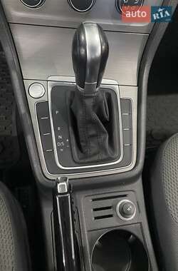 Універсал Volkswagen Golf 2015 в 