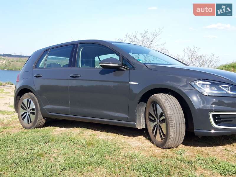 Хэтчбек Volkswagen Golf 2020 в Днепре