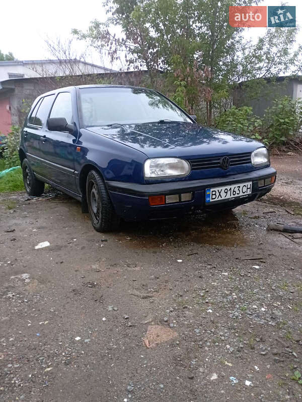 Хетчбек Volkswagen Golf 1994 в Хмельницькому